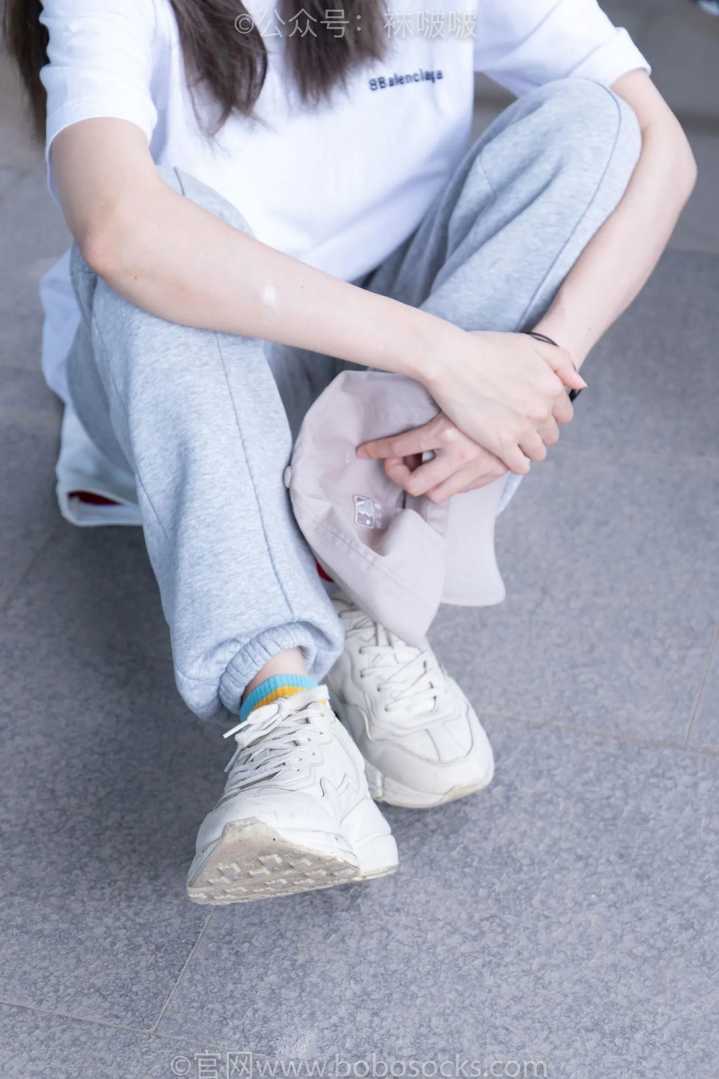 [BoBoSocks袜啵啵]NO.012 泡芙-运动鞋、白棉袜、裸足 [132P]插图